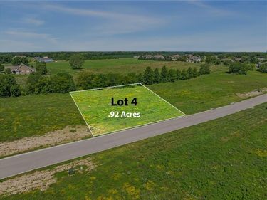 13308 Winner's Circle, Smithville, MO 64089