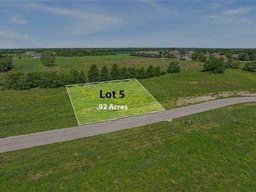 13312 Winner's Circle, Smithville, MO 64089