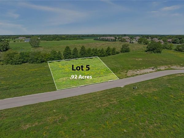 13312 Winner's Circle, Smithville, MO 64089