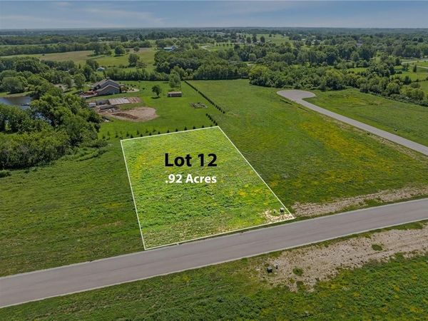 13307 Winner's Circle, Smithville, MO 64089
