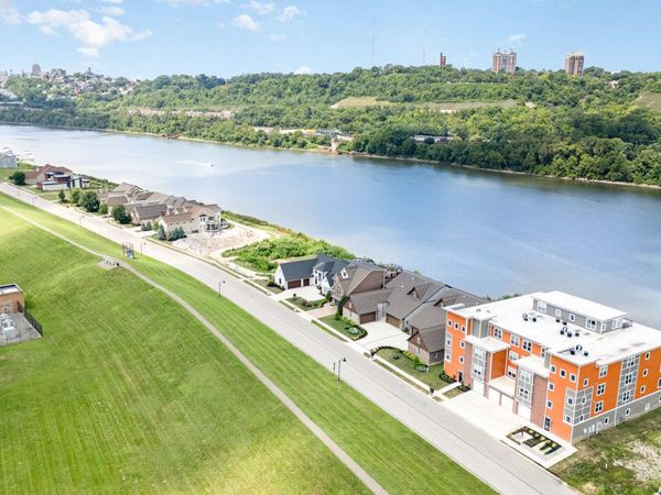 605 Manhattan Boulevard, Unit 202, Dayton, KY 41074