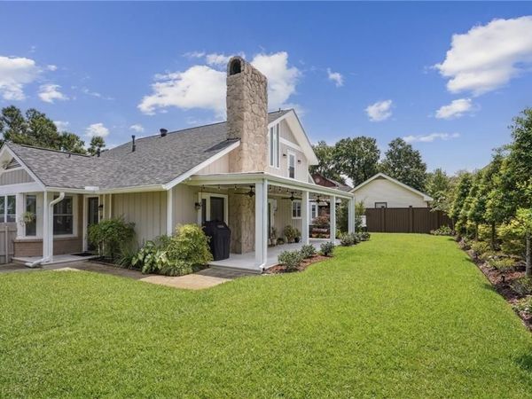 9708 GLOXINIA Circle, River Ridge, LA 70123