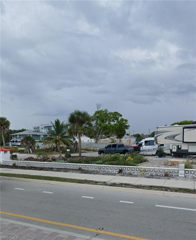 106 Hibiscus Dr, Fort Myers Beach, FL 33931 Photo