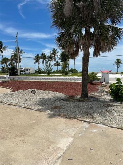 106 Hibiscus Dr, Fort Myers Beach, FL 33931 Photo