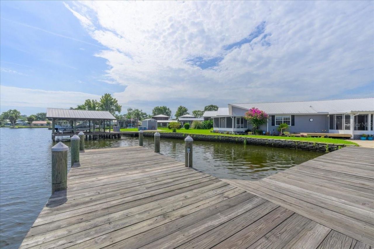 164 Moonlite Drive, Welaka, FL 32193 Photo