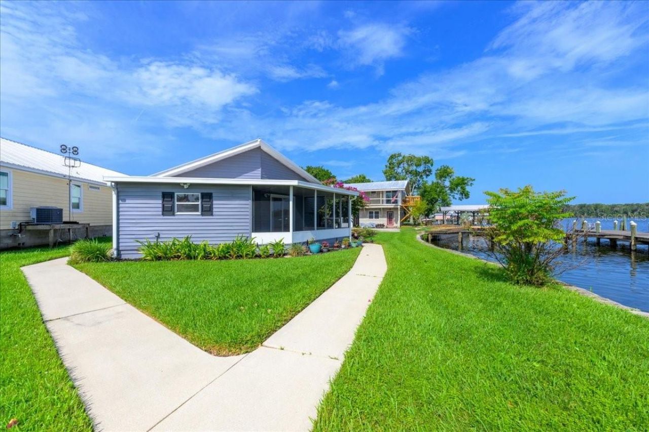 164 Moonlite Drive, Welaka, FL 32193 Photo