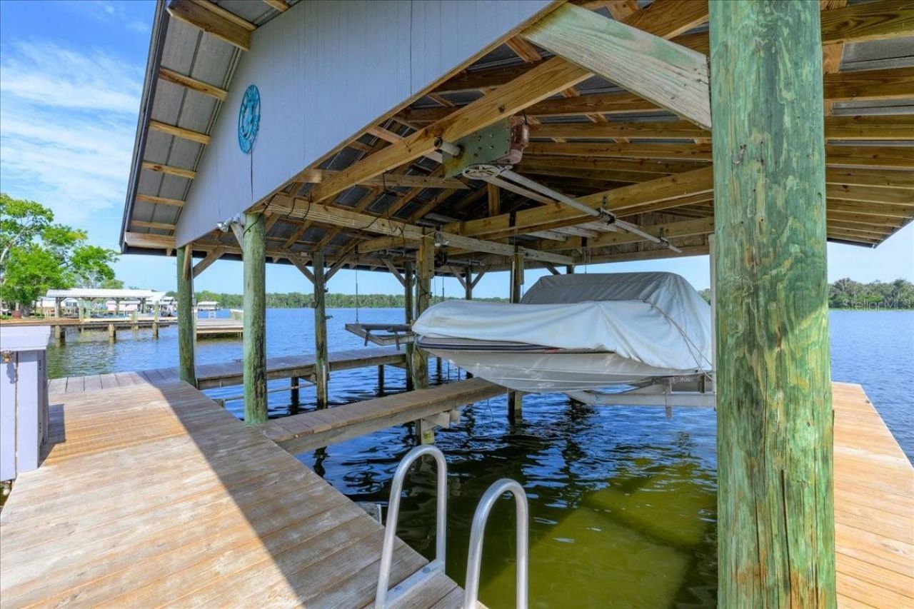 164 Moonlite Drive, Welaka, FL 32193 Photo