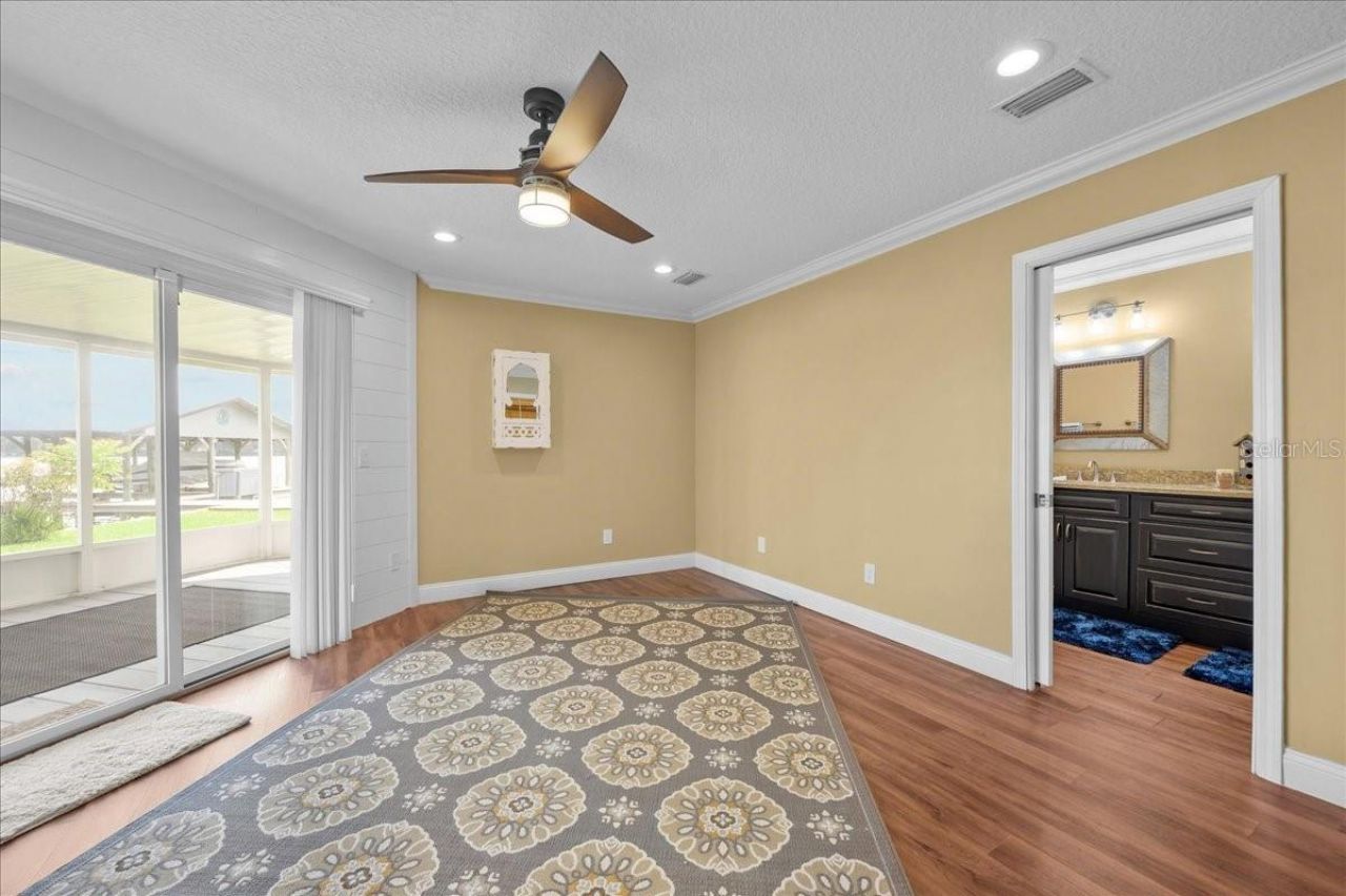 164 Moonlite Drive, Welaka, FL 32193 Photo