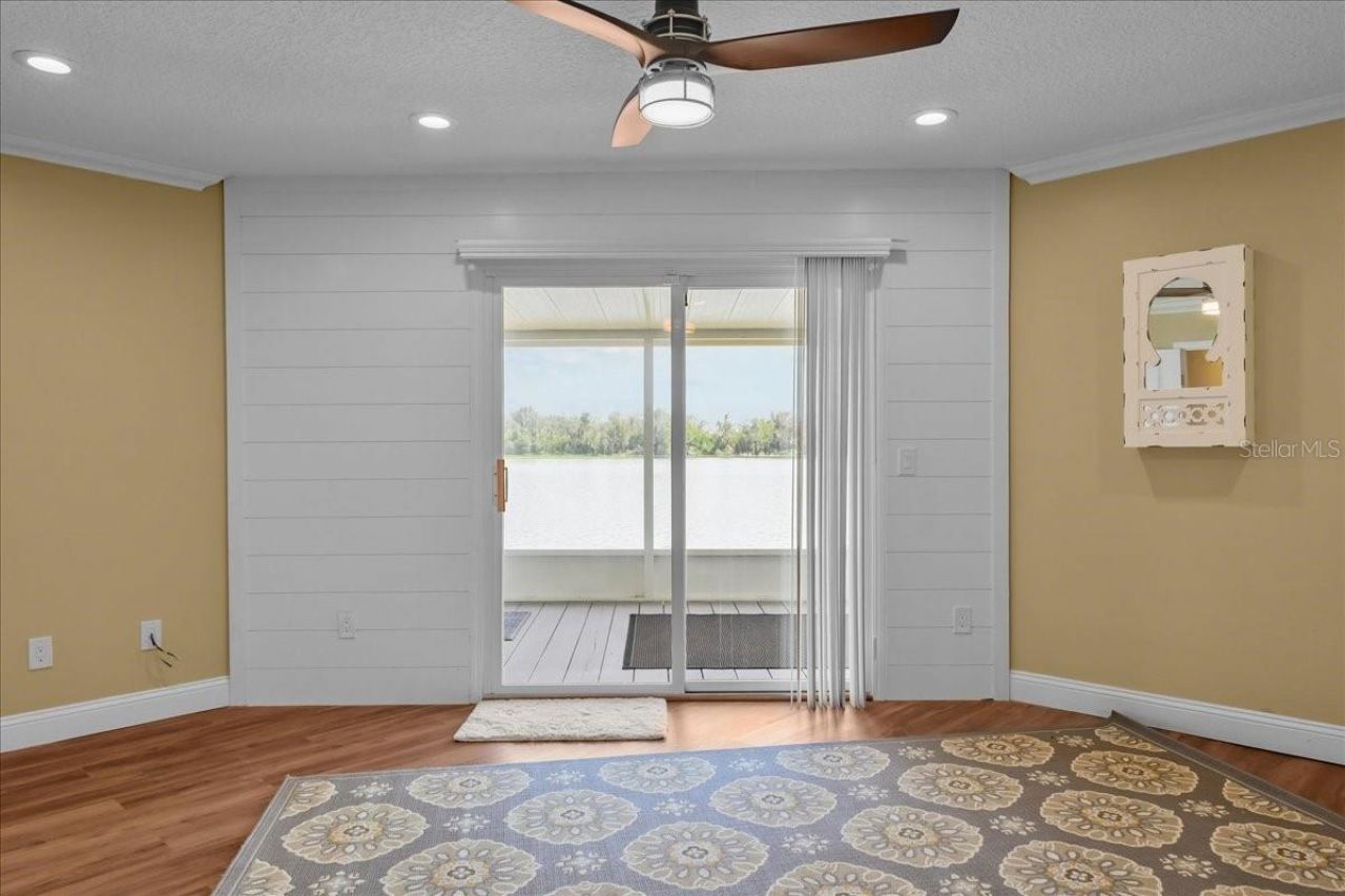 164 Moonlite Drive, Welaka, FL 32193 Photo