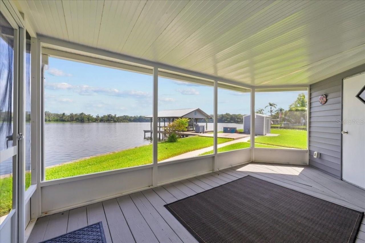 164 Moonlite Drive, Welaka, FL 32193 Photo