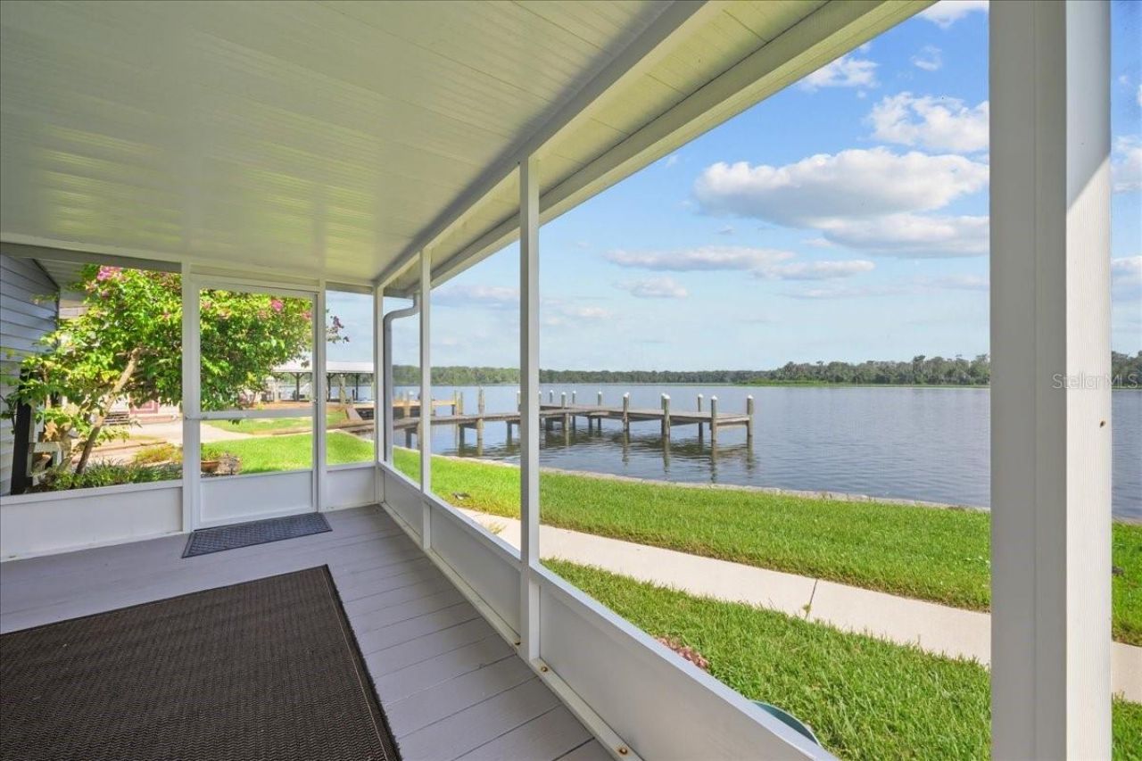 164 Moonlite Drive, Welaka, FL 32193 Photo