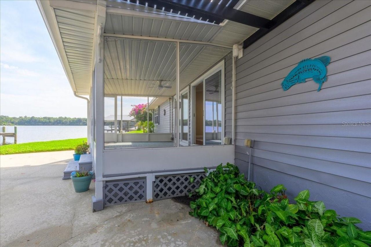 164 Moonlite Drive, Welaka, FL 32193 Photo