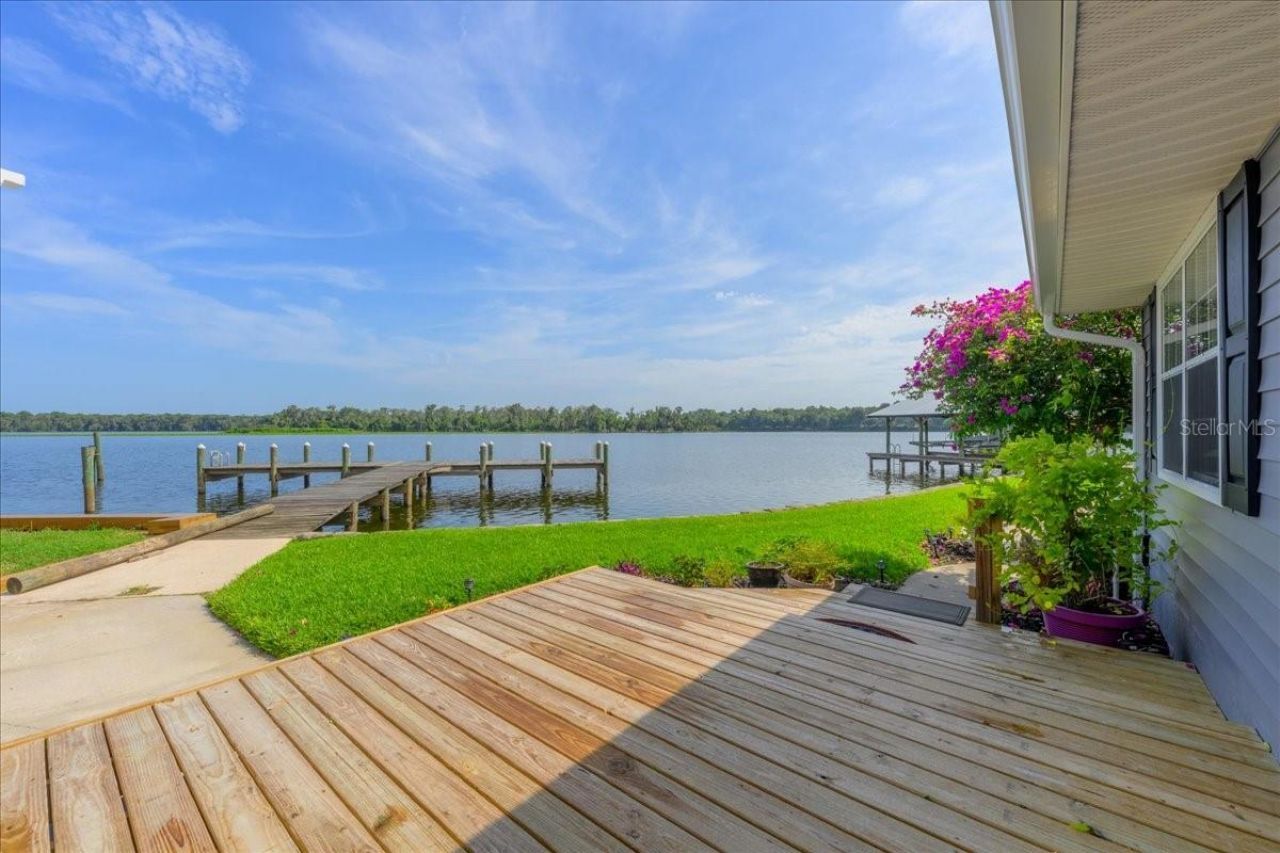 164 Moonlite Drive, Welaka, FL 32193 Photo