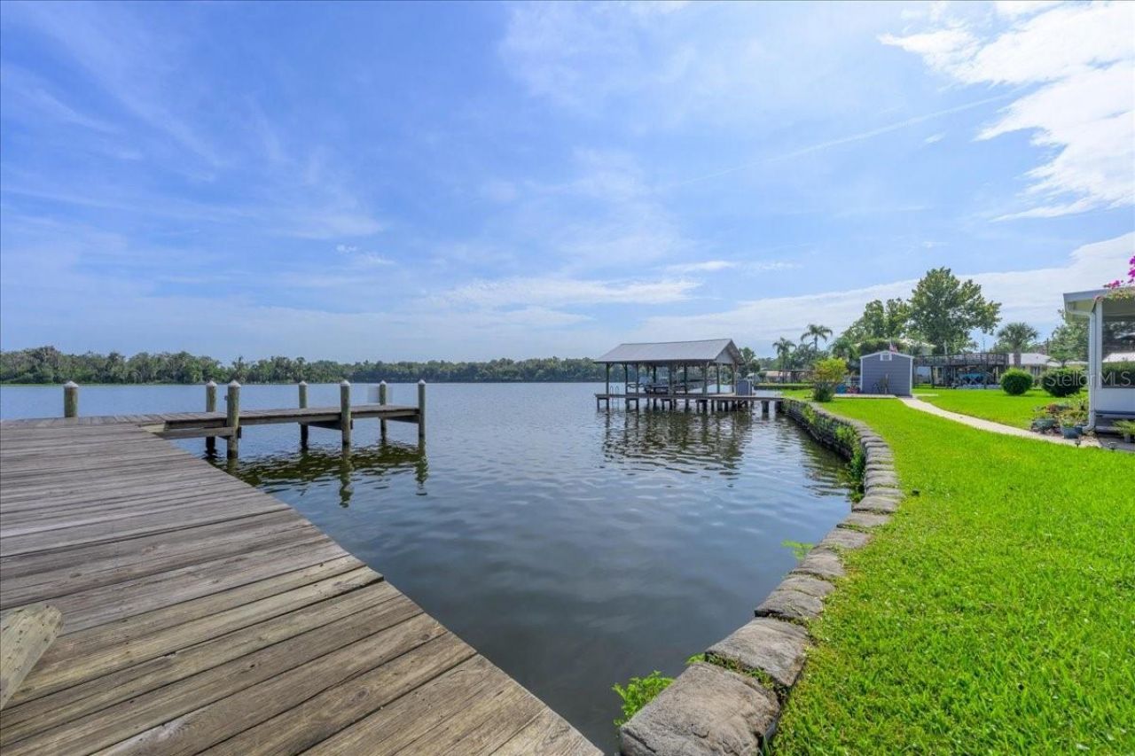 164 Moonlite Drive, Welaka, FL 32193 Photo