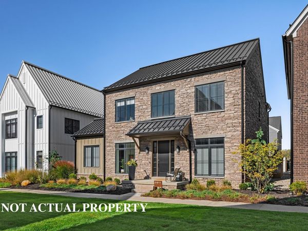 2374 Quarry Trails Drive, Columbus, OH 43228