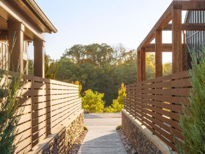 2374 Quarry Trails Drive, Columbus, OH 43228 Photo 3