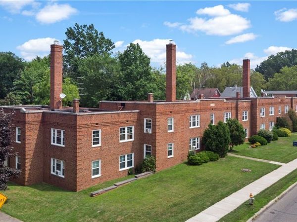 2521 Noble Road, Cleveland Heights, OH 44121