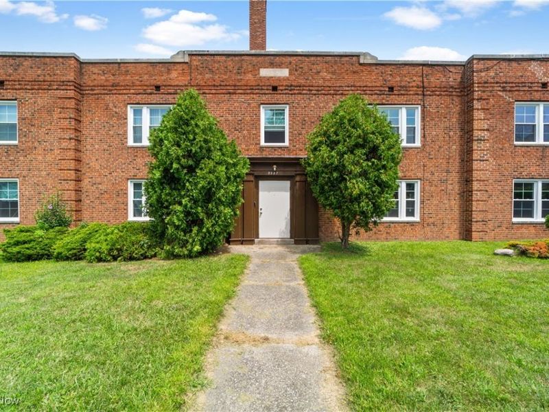 2521 Noble Road, Cleveland Heights, OH 44121 Photo 2