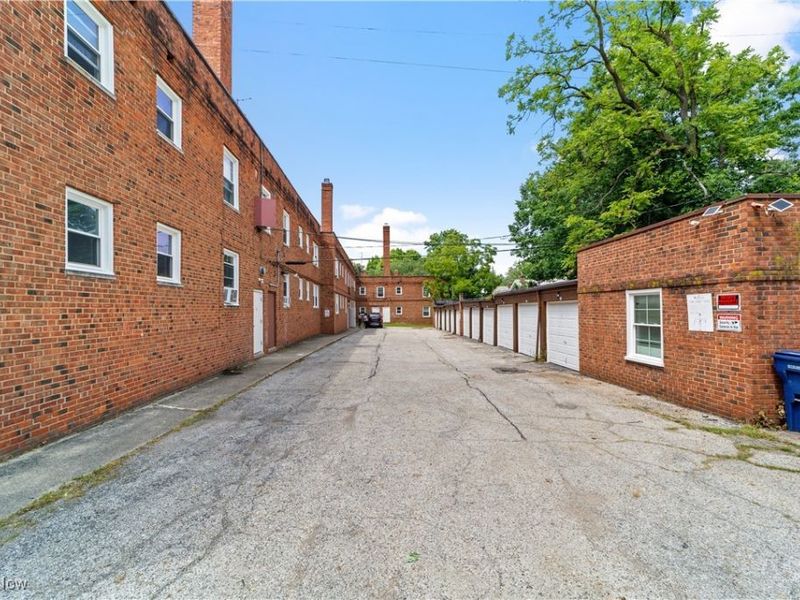 2521 Noble Road, Cleveland Heights, OH 44121 Photo 3