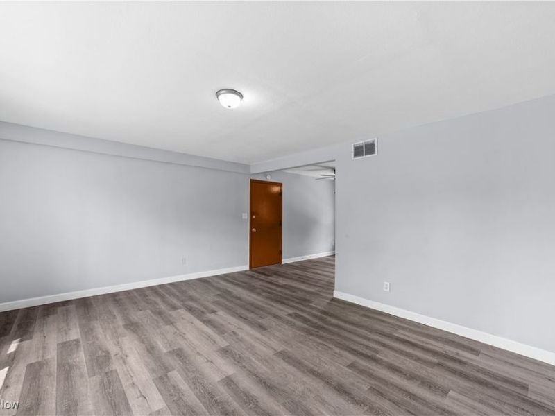 2521 Noble Road, Cleveland Heights, OH 44121 Photo 6