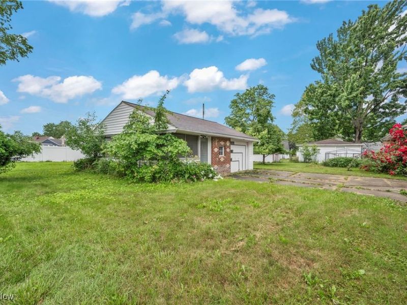 30530 Grant Street, Wickliffe, OH 44092 Photo 4