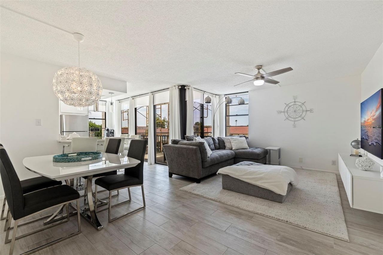 6145 Sun Boulevard, Unit 304, Saint Petersburg, FL 33715 Photo