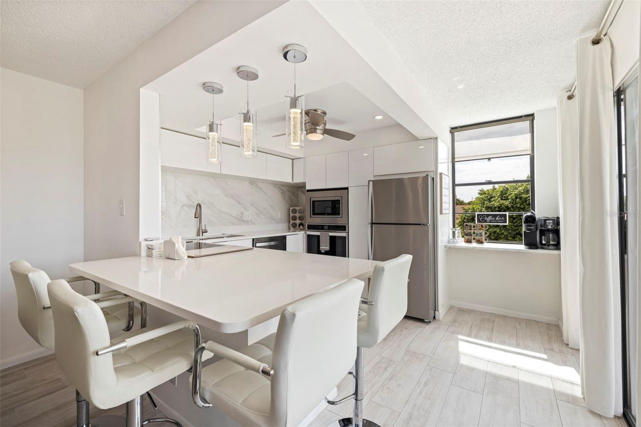 6145 Sun Boulevard, Unit 304, Saint Petersburg, FL 33715 Photo