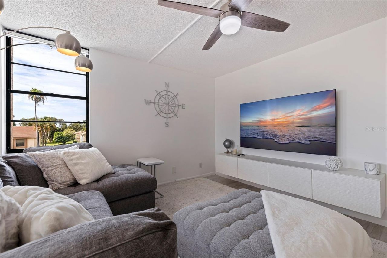 6145 Sun Boulevard, Unit 304, Saint Petersburg, FL 33715 Photo