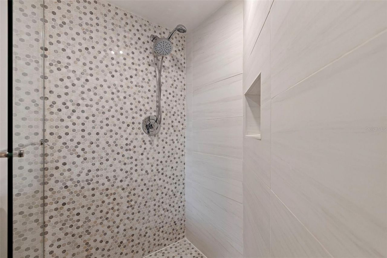6145 Sun Boulevard, Unit 304, Saint Petersburg, FL 33715 Photo