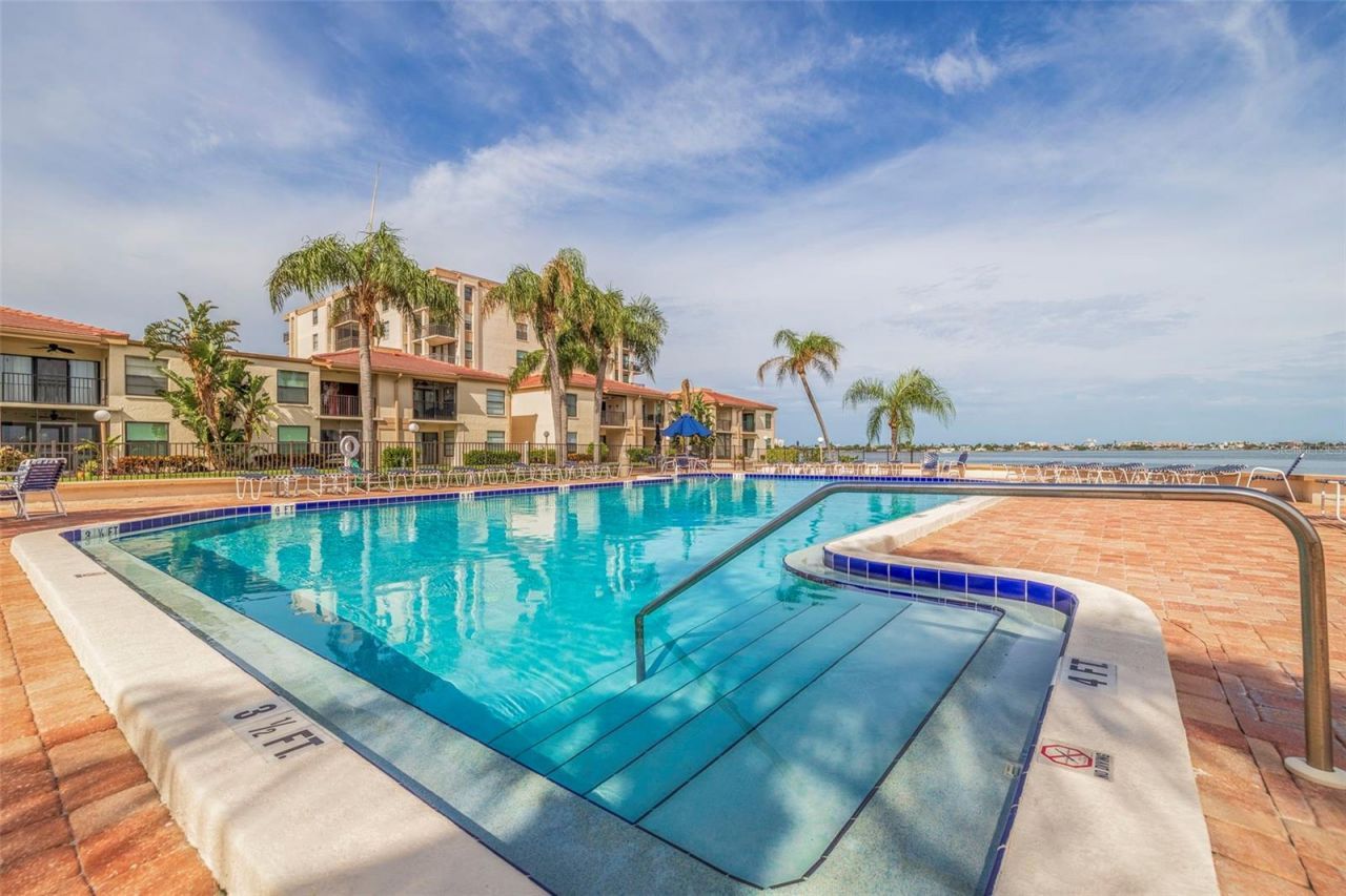 6145 Sun Boulevard, Unit 304, Saint Petersburg, FL 33715 Photo