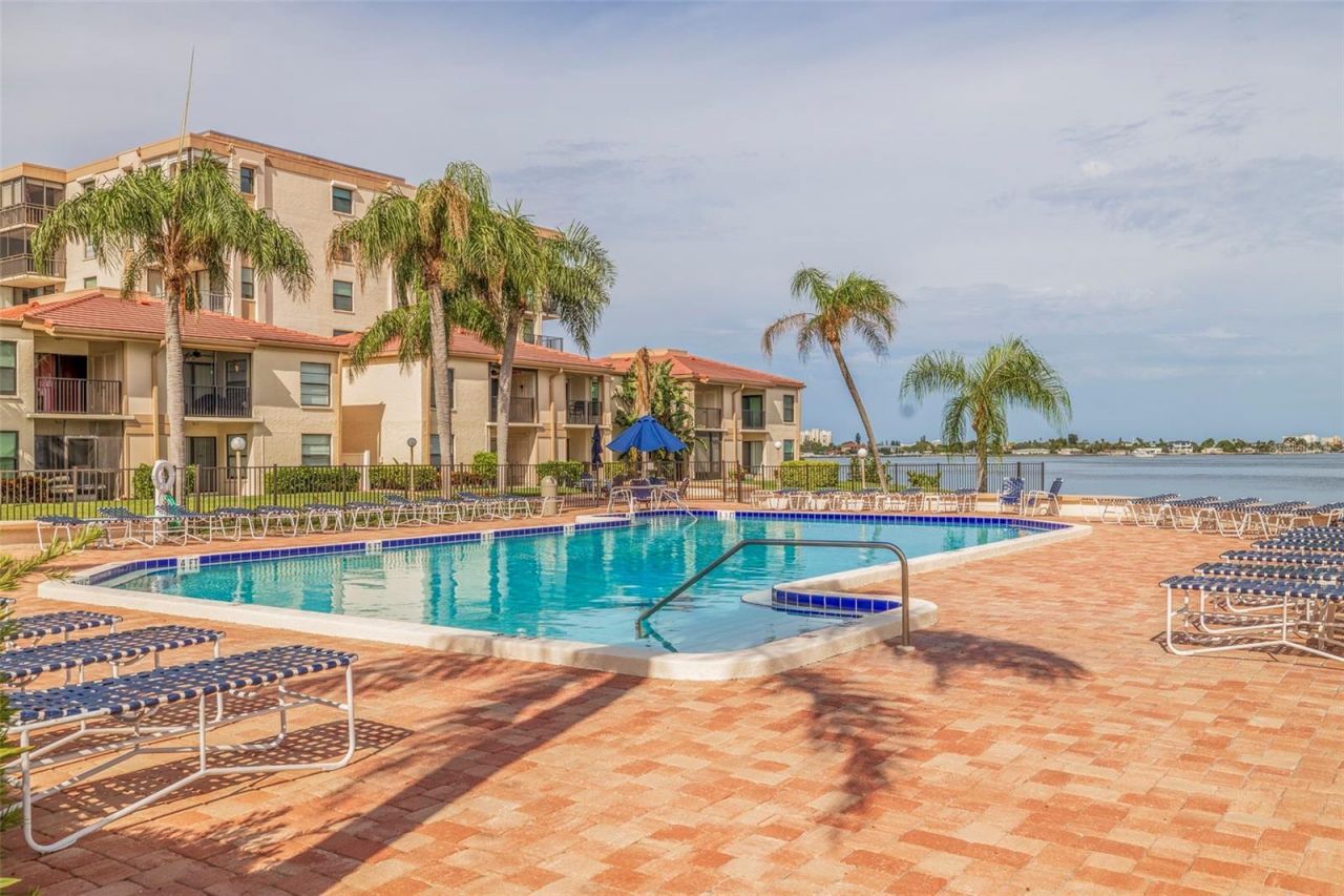 6145 Sun Boulevard, Unit 304, Saint Petersburg, FL 33715 Photo