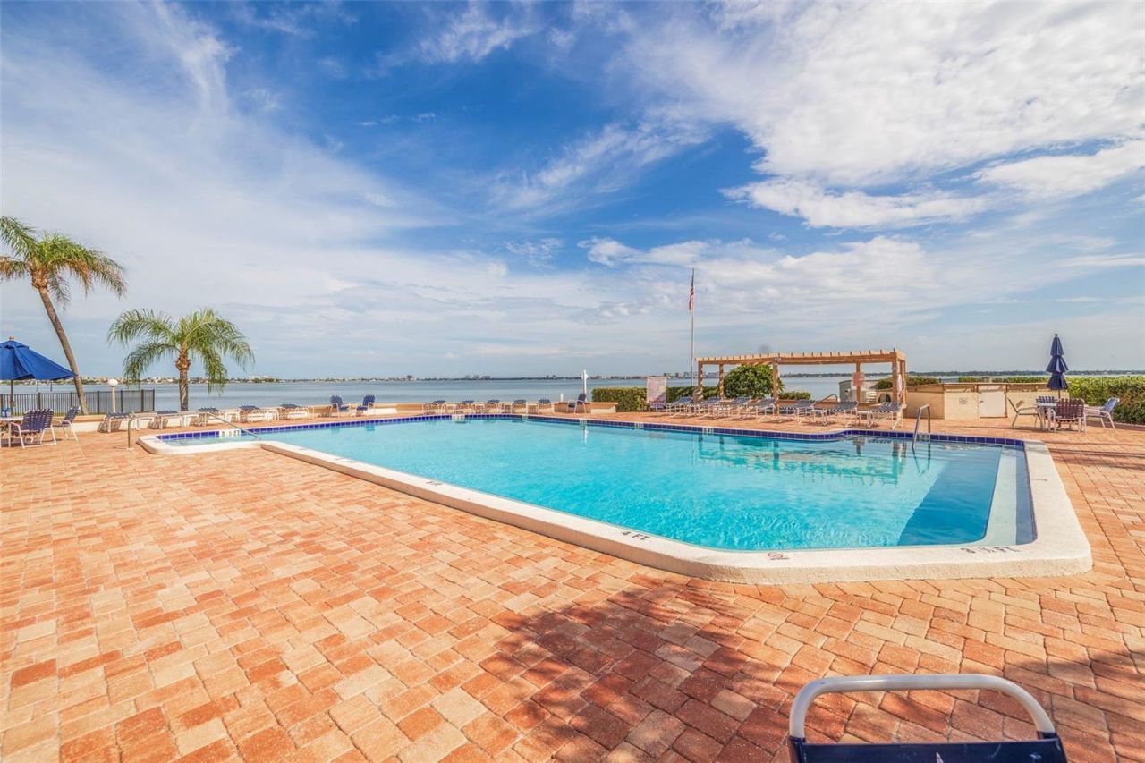 6145 Sun Boulevard, Unit 304, Saint Petersburg, FL 33715 Photo