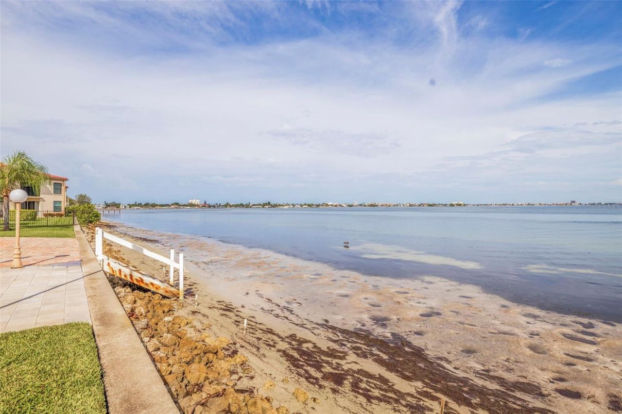 6145 Sun Boulevard, Unit 304, Saint Petersburg, FL 33715 Photo