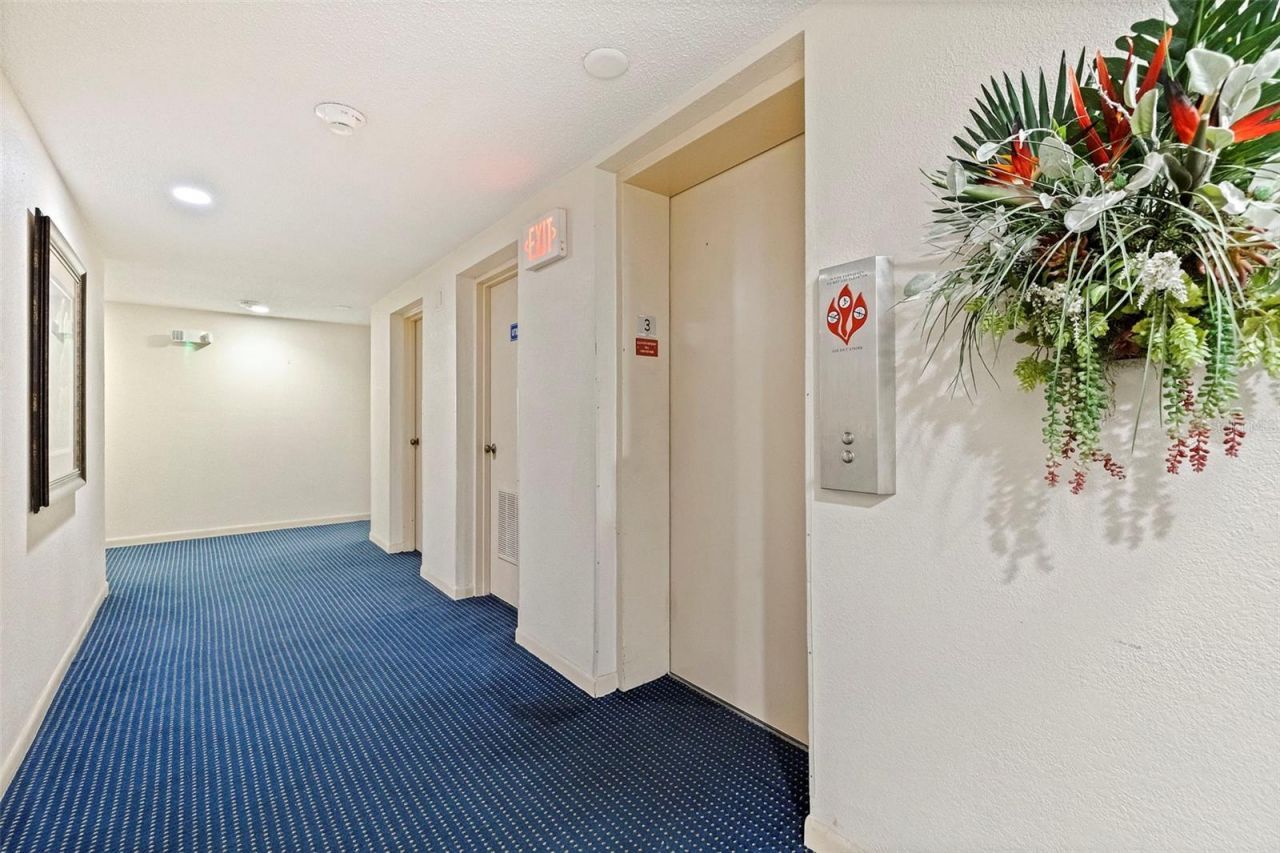 6145 Sun Boulevard, Unit 304, Saint Petersburg, FL 33715 Photo