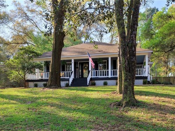 8011 Suzanne Way, Mobile, AL 36695