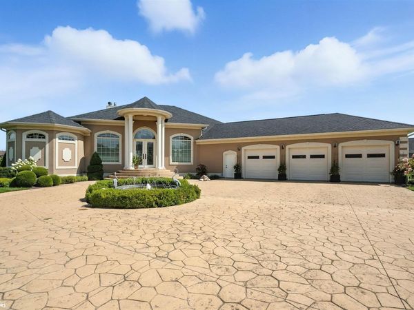 5632 Clubhouse Drive, Burlington, IA 52601