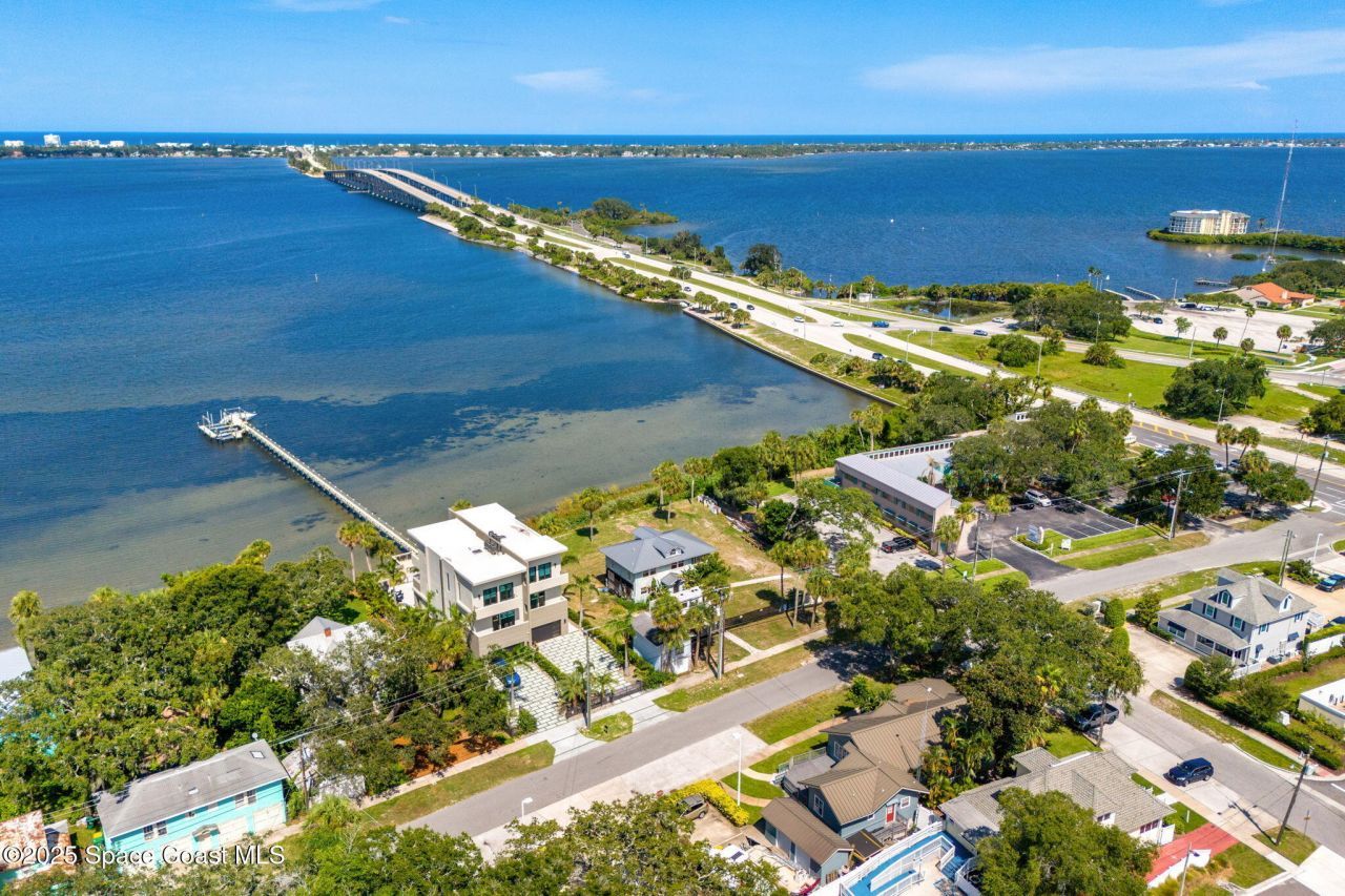 1811 Riverview Drive, Melbourne, FL 32901 Photo