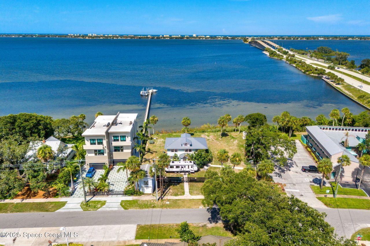 1811 Riverview Drive, Melbourne, FL 32901 Photo