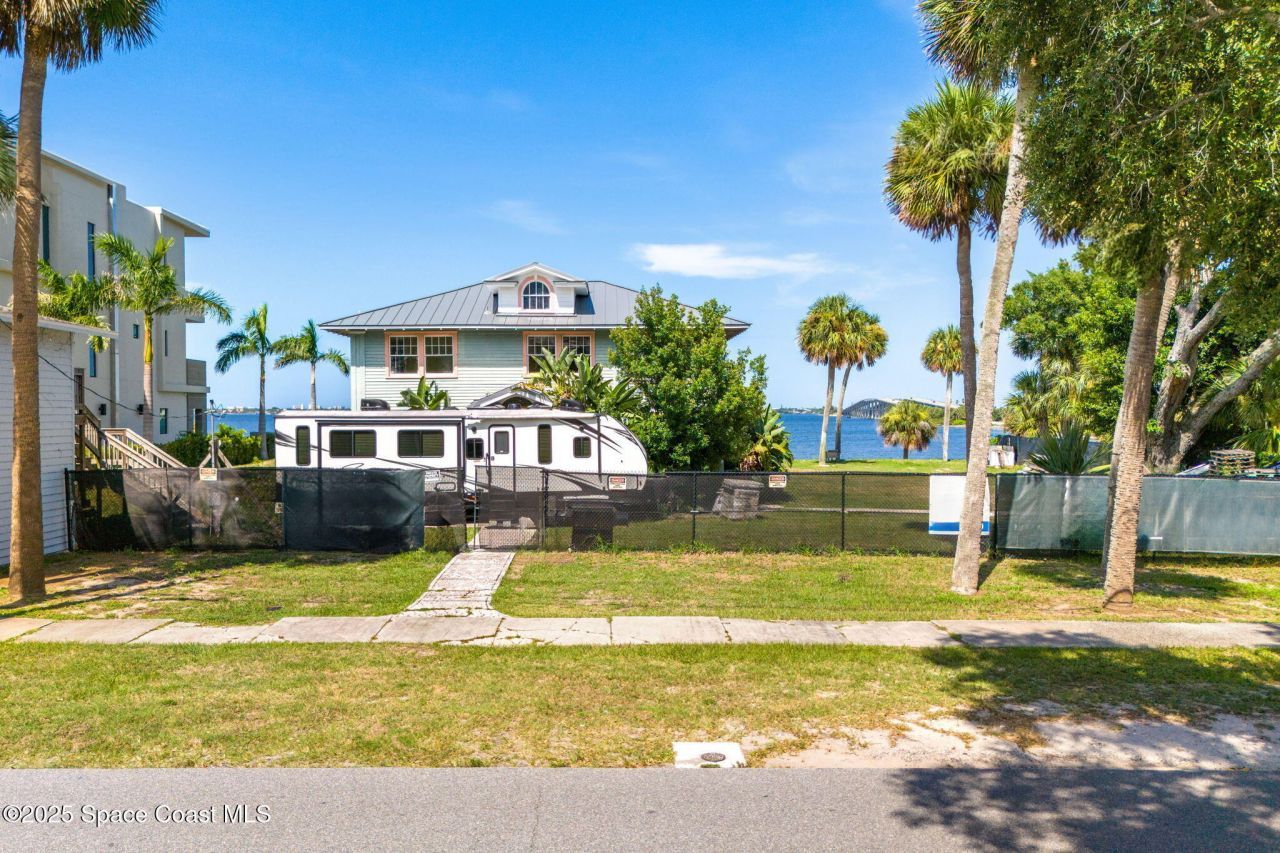 1811 Riverview Drive, Melbourne, FL 32901 Photo