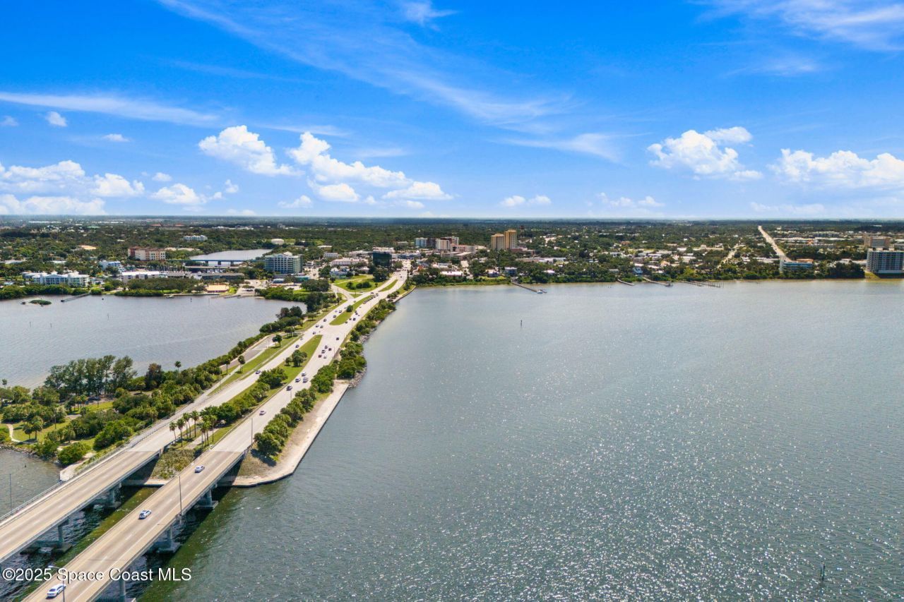 1811 Riverview Drive, Melbourne, FL 32901 Photo