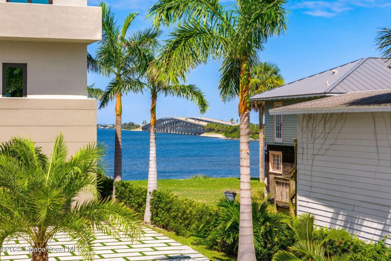 1811 Riverview Drive, Melbourne, FL 32901 Photo