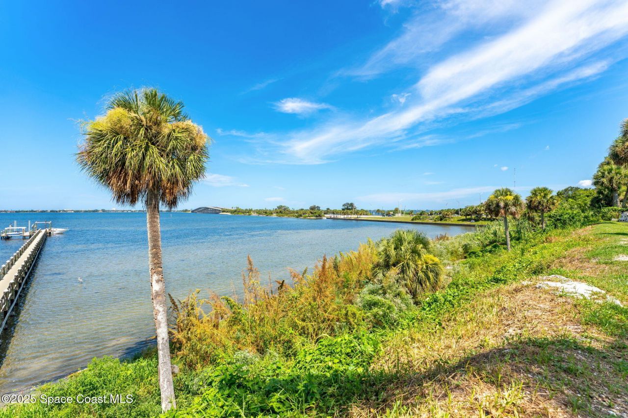 1811 Riverview Drive, Melbourne, FL 32901 Photo