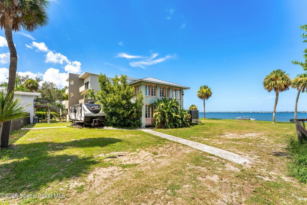 1811 Riverview Drive, Melbourne, FL 32901 Photo