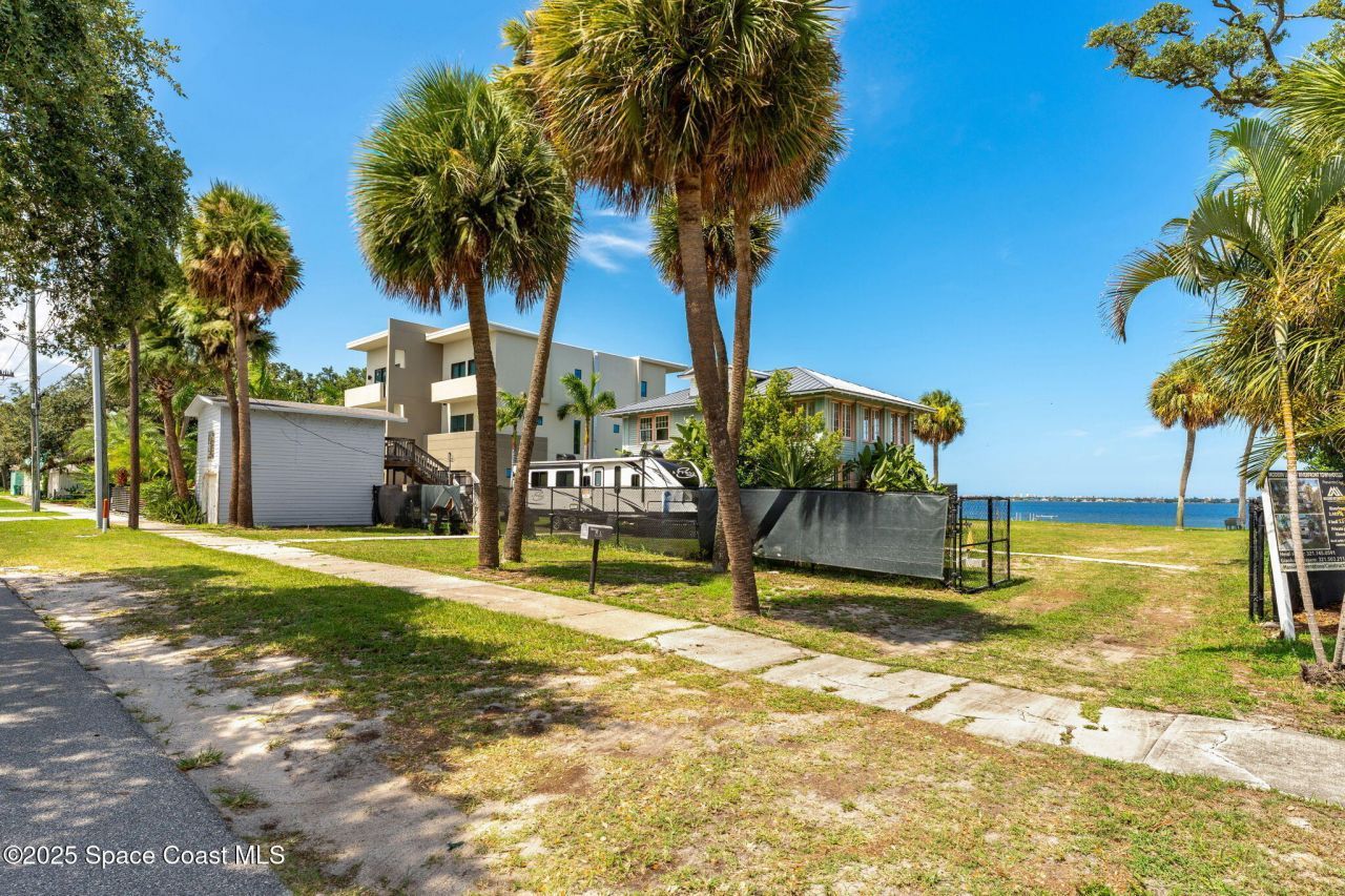 1811 Riverview Drive, Melbourne, FL 32901 Photo