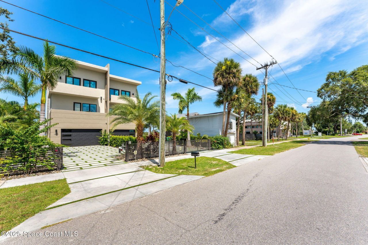 1811 Riverview Drive, Melbourne, FL 32901 Photo