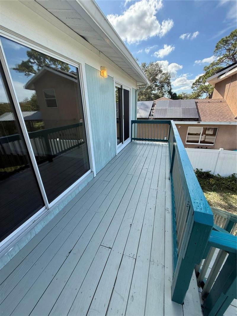 125 Mystic Lake Terrace N, Saint Petersburg, FL 33702 Photo