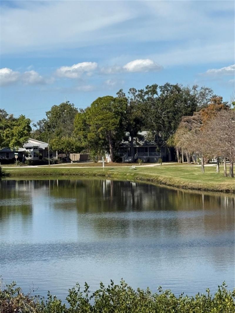 125 Mystic Lake Terrace N, Saint Petersburg, FL 33702 Photo