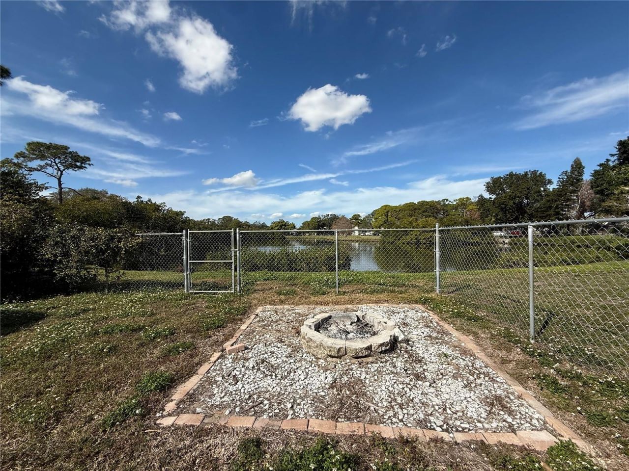 125 Mystic Lake Terrace N, Saint Petersburg, FL 33702 Photo