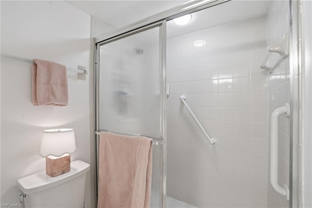5905 Trailwinds Dr, Unit 816, Fort Myers, FL 33907 Photo