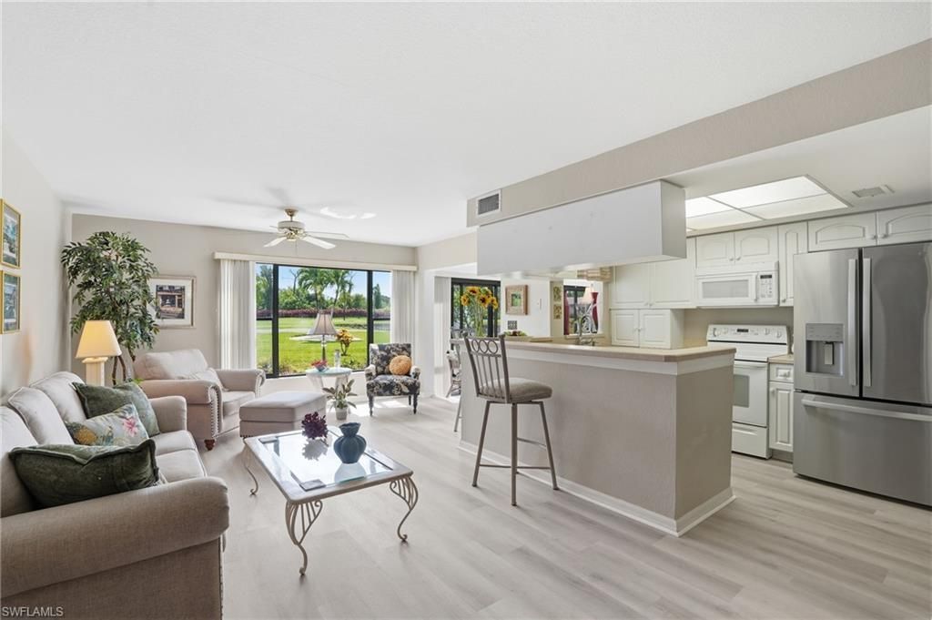 5905 Trailwinds Dr, Unit 816, Fort Myers, FL 33907 Photo